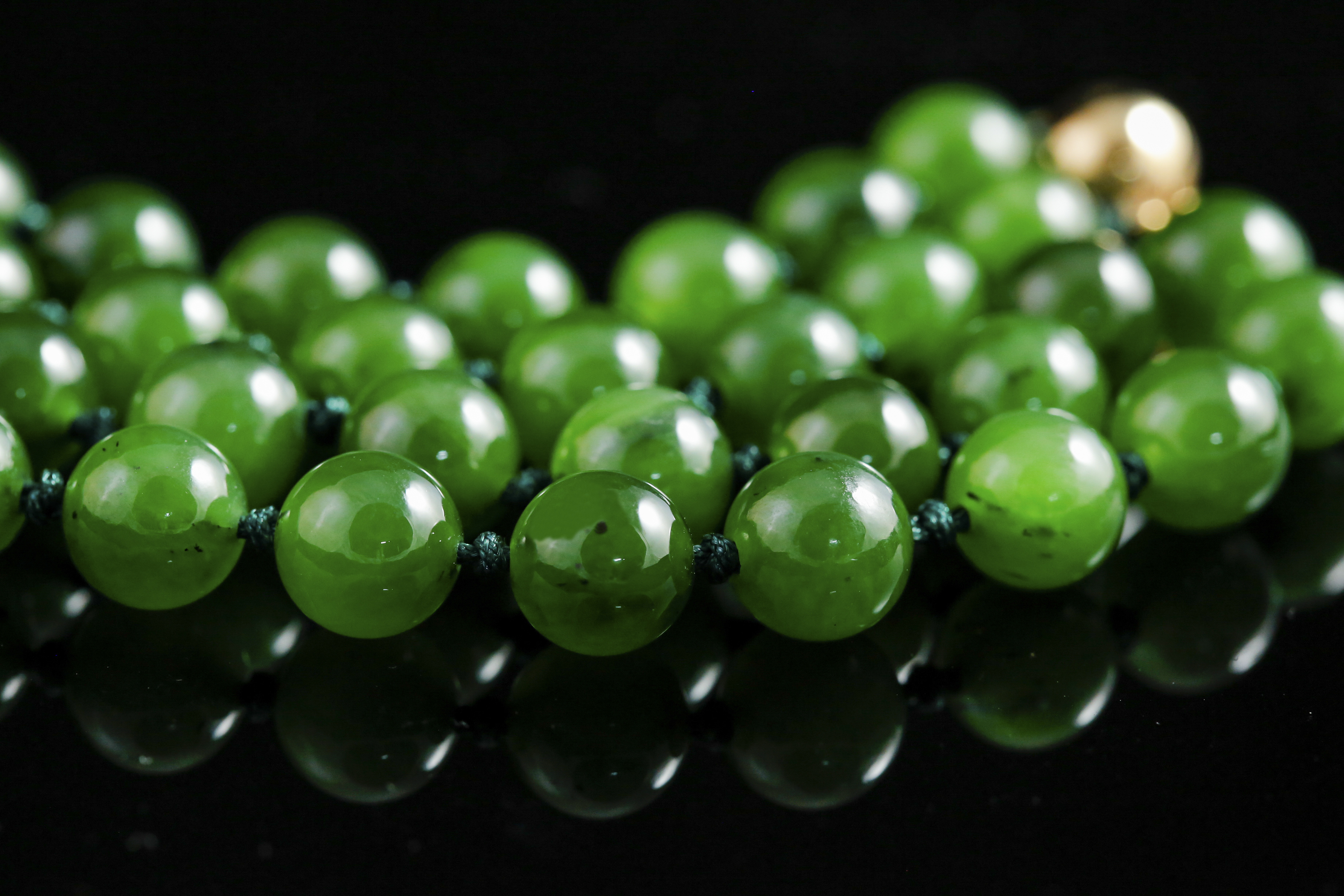 Nephrite-jade beads